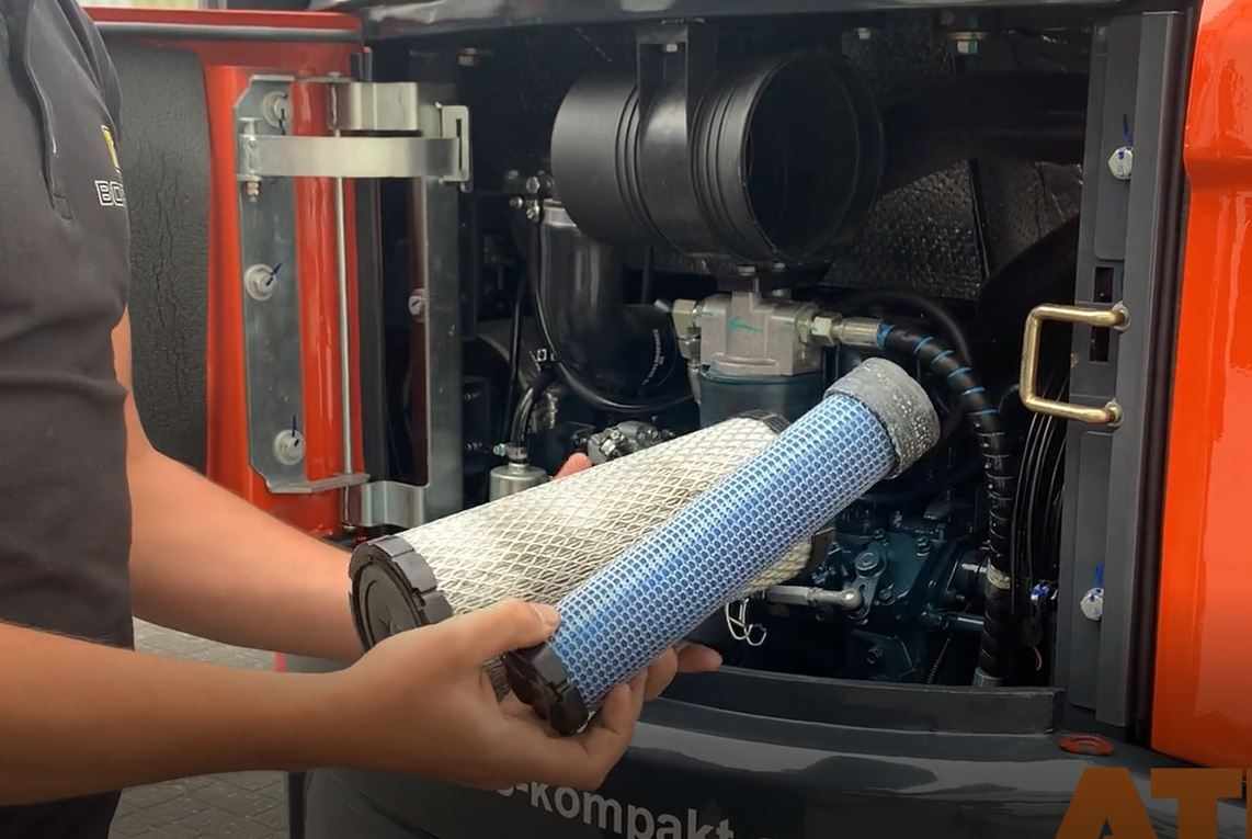 Luchtfilter controleren atlas minigraver graafmachine Luchtfilter controleren atlas minigraver graafmachine